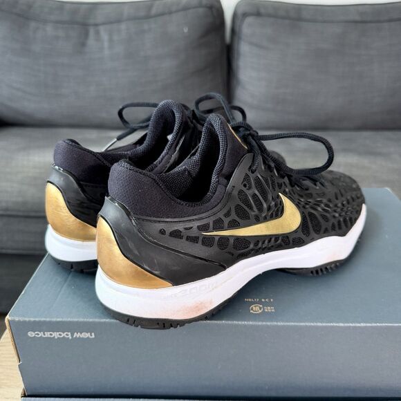 Nike Air Zoom Cage 3 HC Black Metallic Gold Tennis Shoes Men\'s Size 10